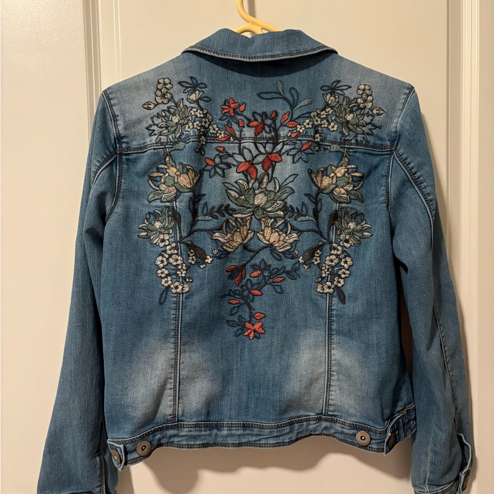 Versona Blue Denim Jacket with Floral Embroidery - Picture 2 of 3